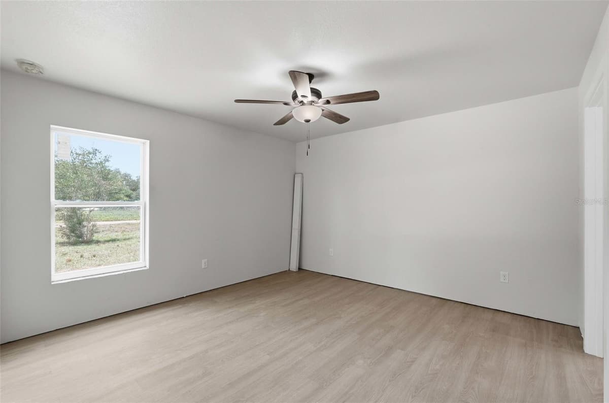 6898 MIAMI AVENUE — photo 15 of 48