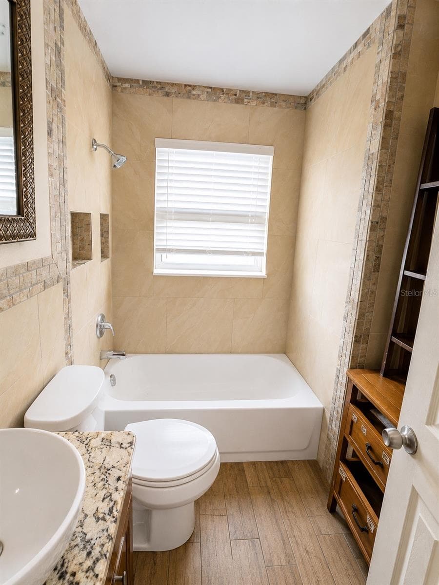 3756 EDISON AVENUE — photo 3 of 4
