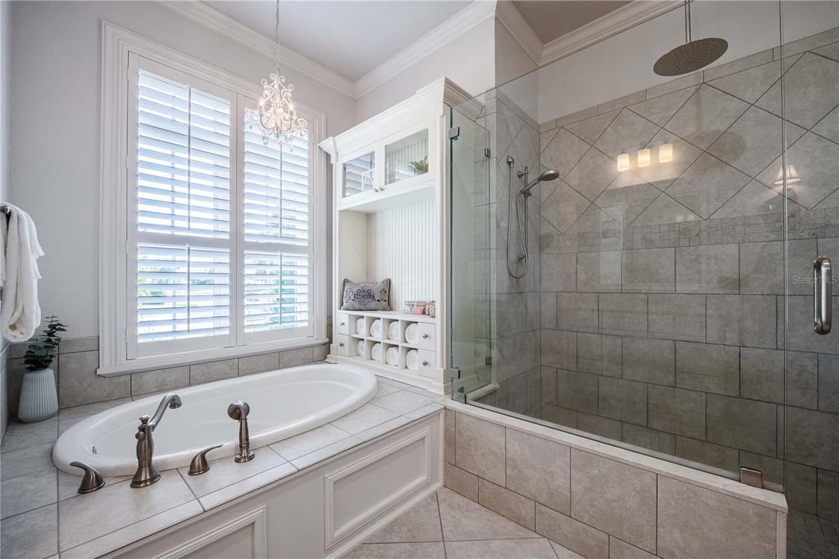 6768 CRESCENT WOODS CIRCLE — photo 30 of 78
