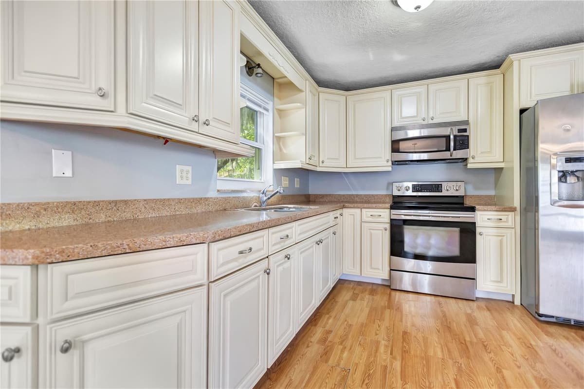 8316 TUPELO DR — photo 8 of 25