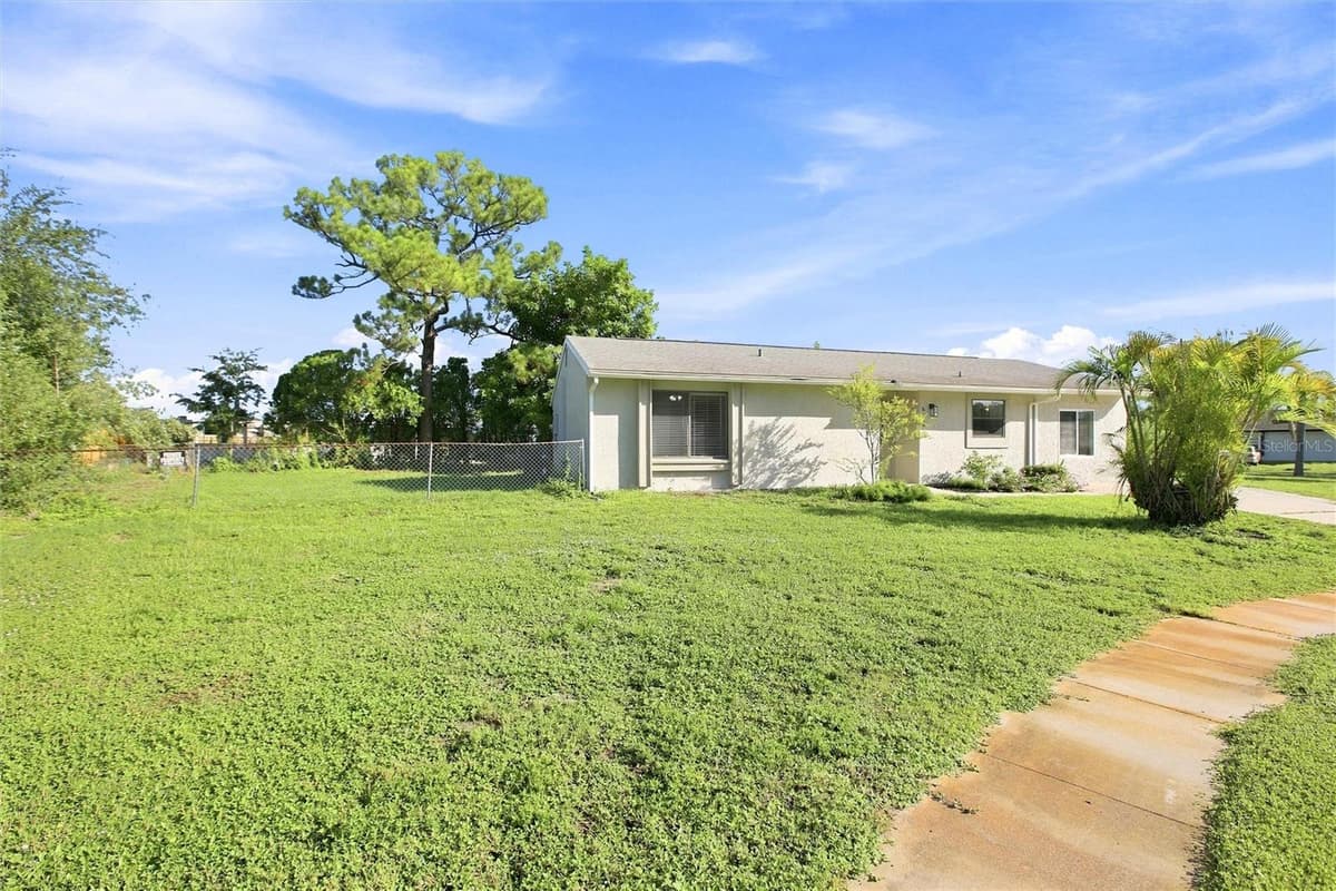 5799 FRAN COURT — photo 7 of 37