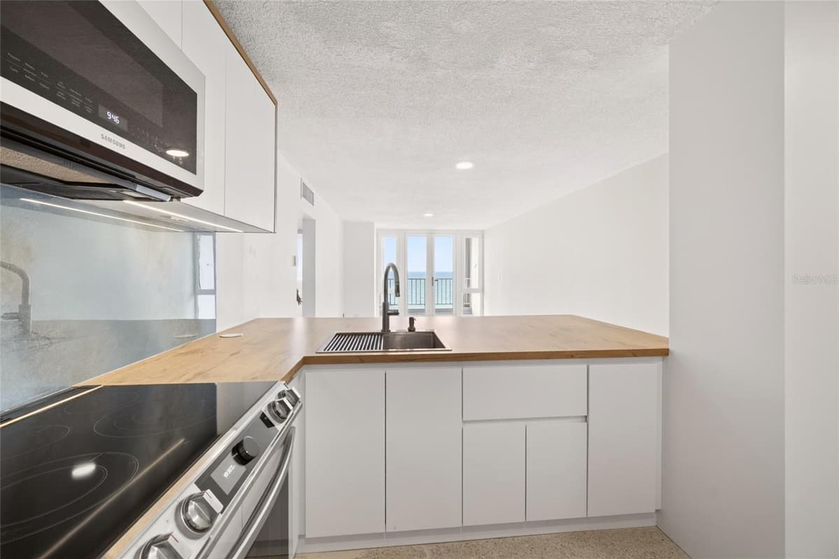 3409 AVE. ISLA VERDE — photo 6 of 19