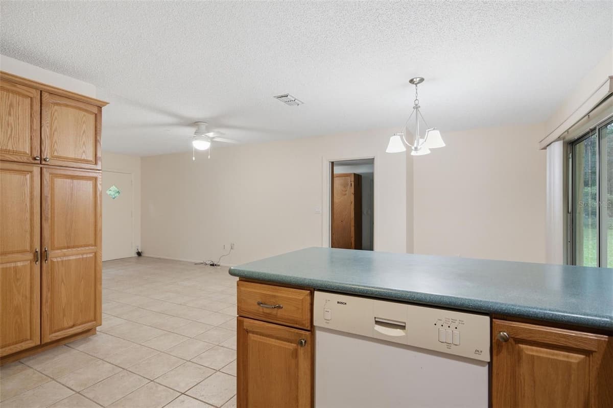 9955 FORESTLINE AVENUE — photo 7 of 29