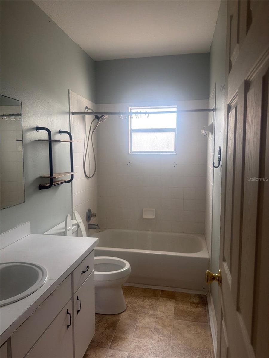 320 COURTLAND AVENUE — photo 9 of 14