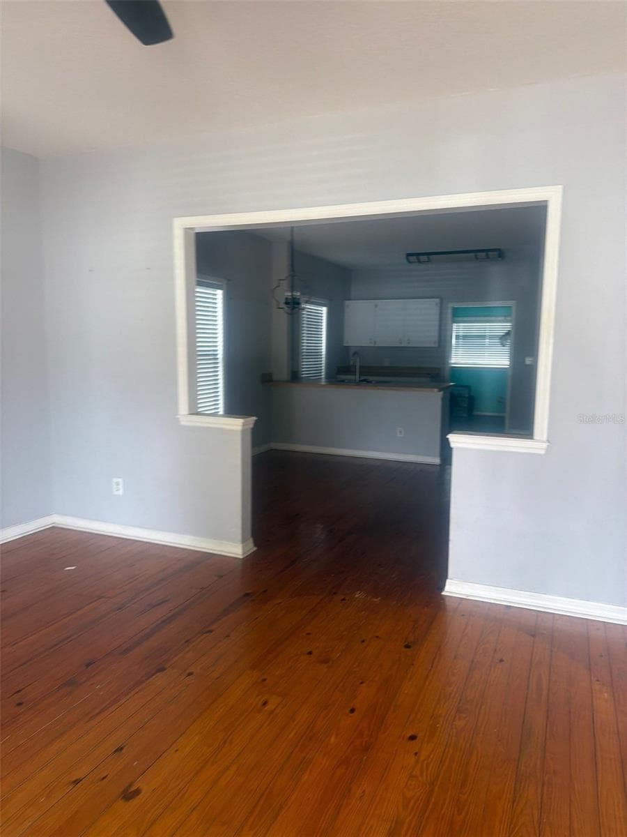 320 COURTLAND AVENUE — photo 3 of 14