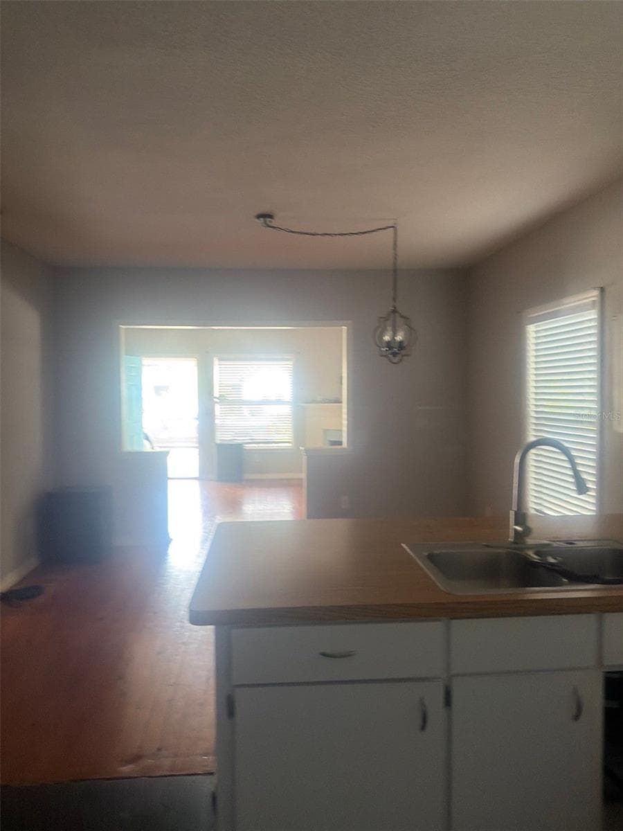 320 COURTLAND AVENUE — photo 6 of 14