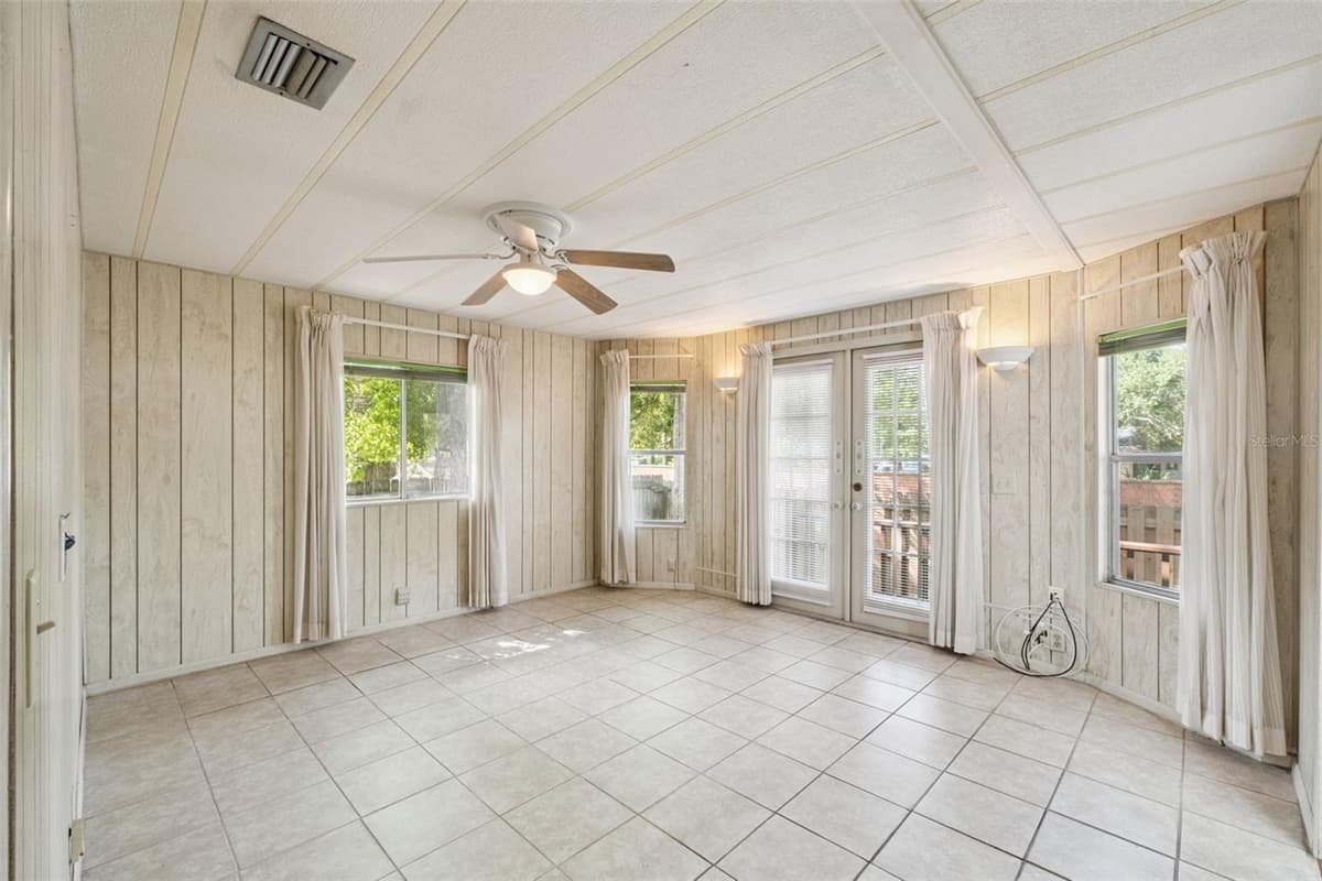 571 PINE NEEDLE COURT — photo 19 of 54