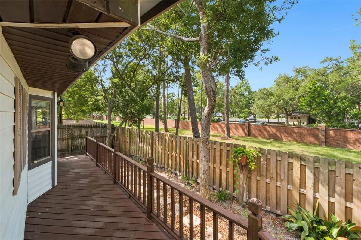 571 PINE NEEDLE COURT — photo 28 of 54