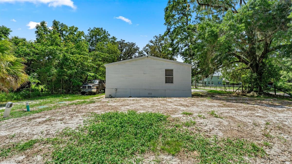 10530 PROSPECT AVENUE — photo 4 of 10