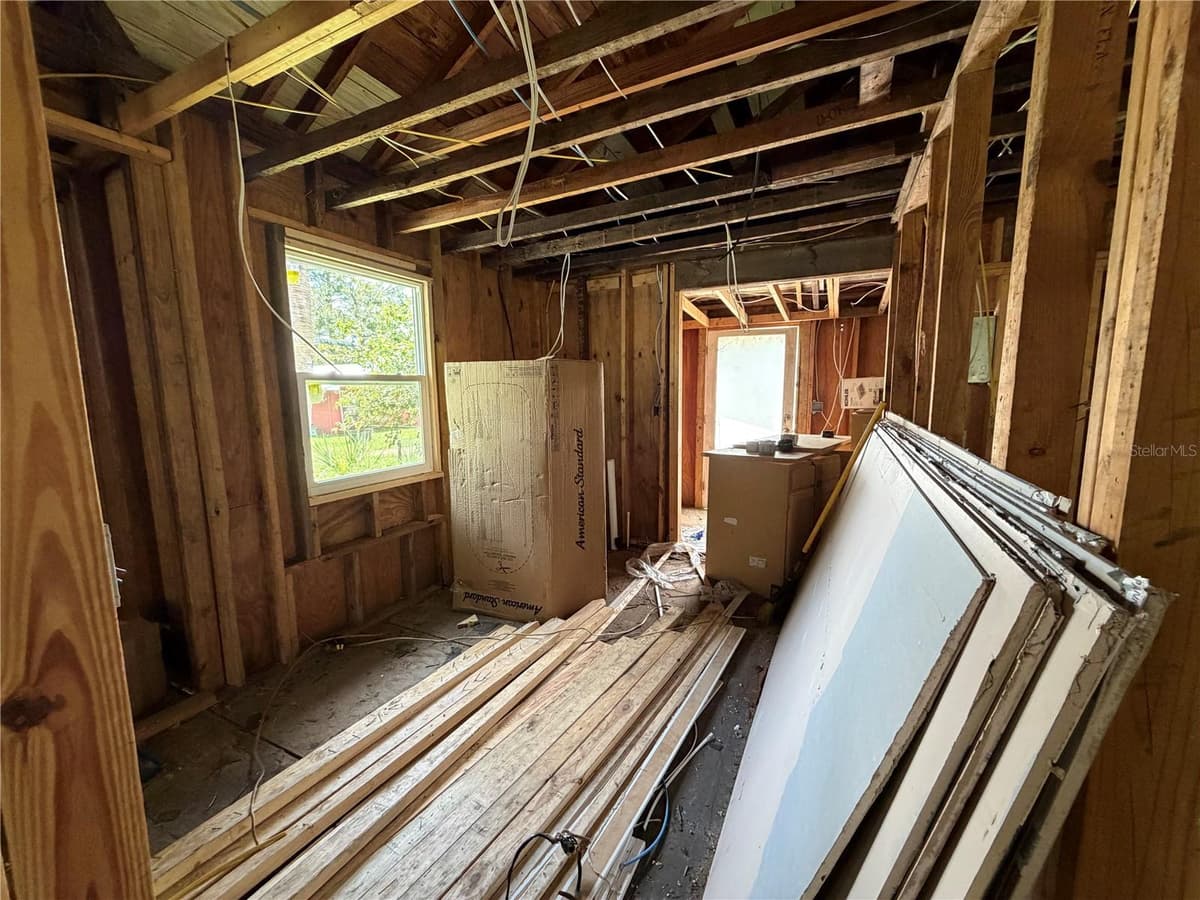 10085 PLUM STREET — photo 12 of 15