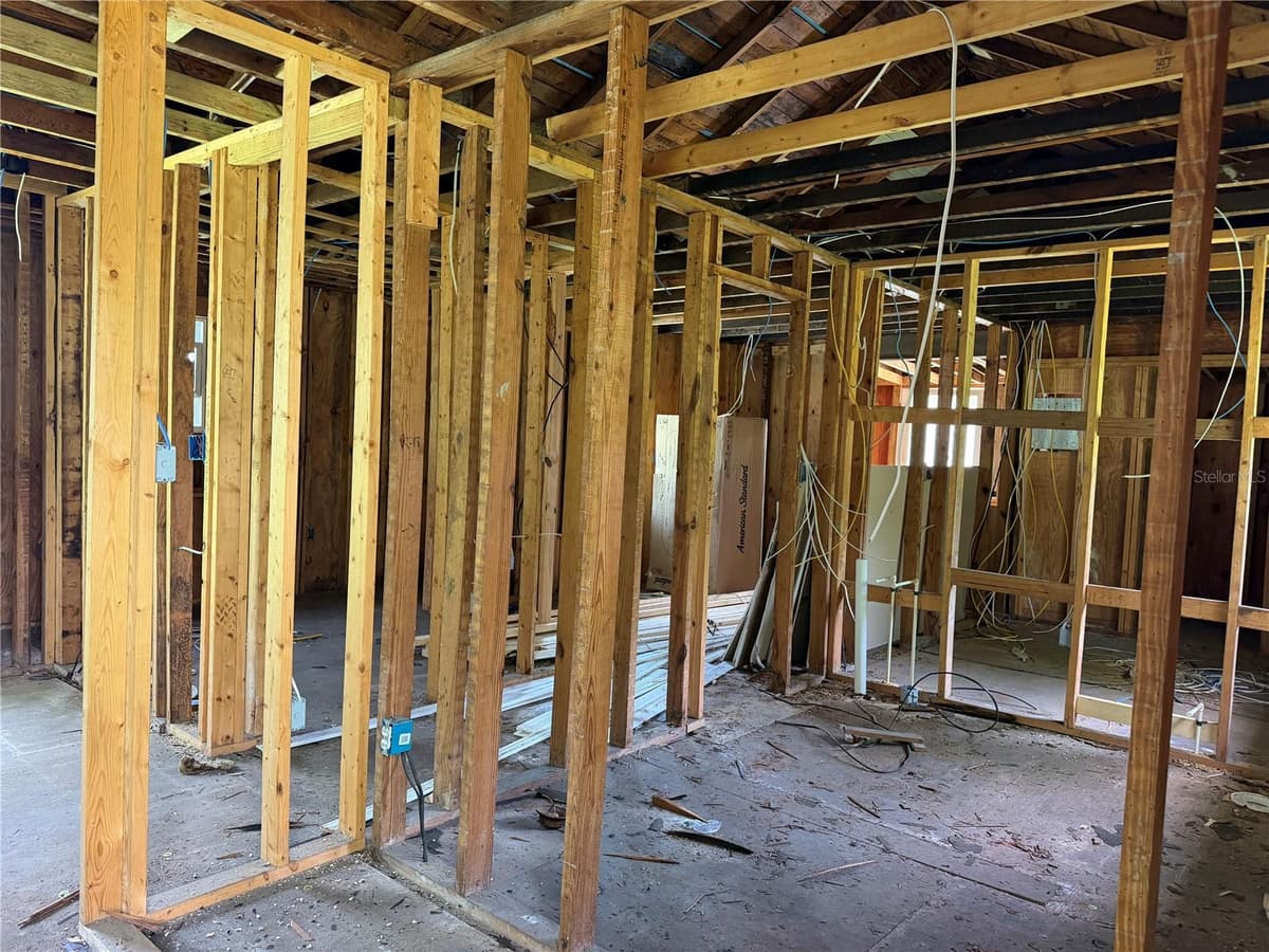 10085 PLUM STREET — photo 8 of 15