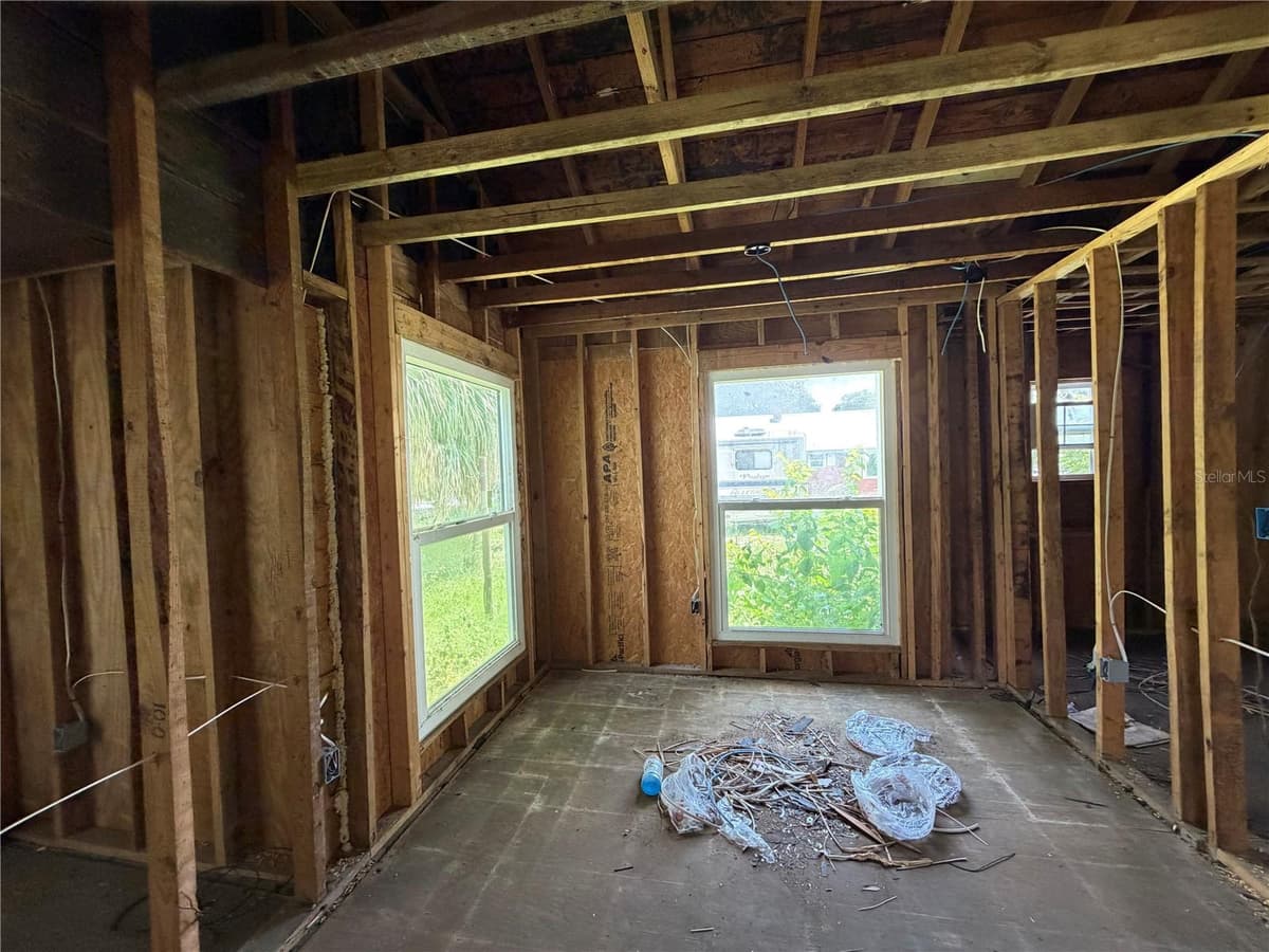 10085 PLUM STREET — photo 13 of 15