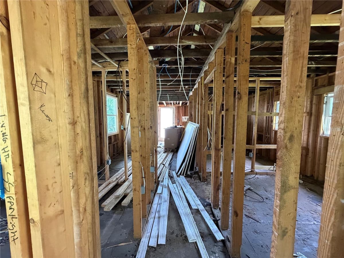 10085 PLUM STREET — photo 11 of 15