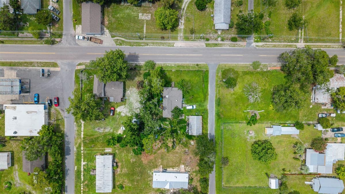 5698 NAVARRE AVENUE — photo 13 of 15