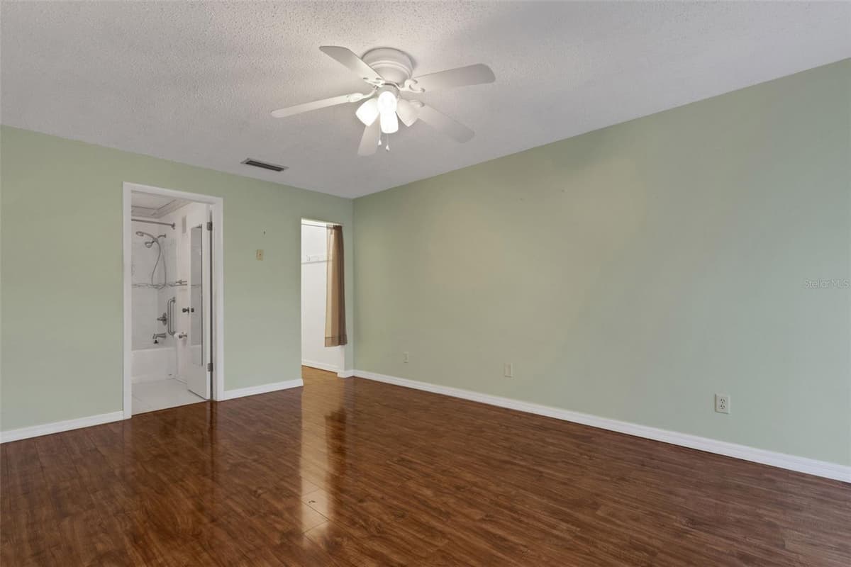 114 FERNWOOD CIRCLE — photo 29 of 41