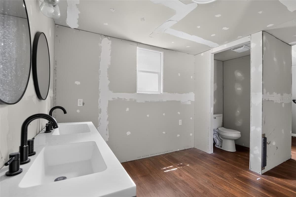 306 2ND STREET — photo 8 of 15