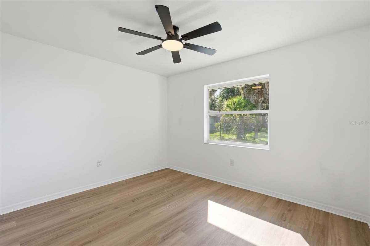 4850 SALFORD BOULEVARD — photo 23 of 34