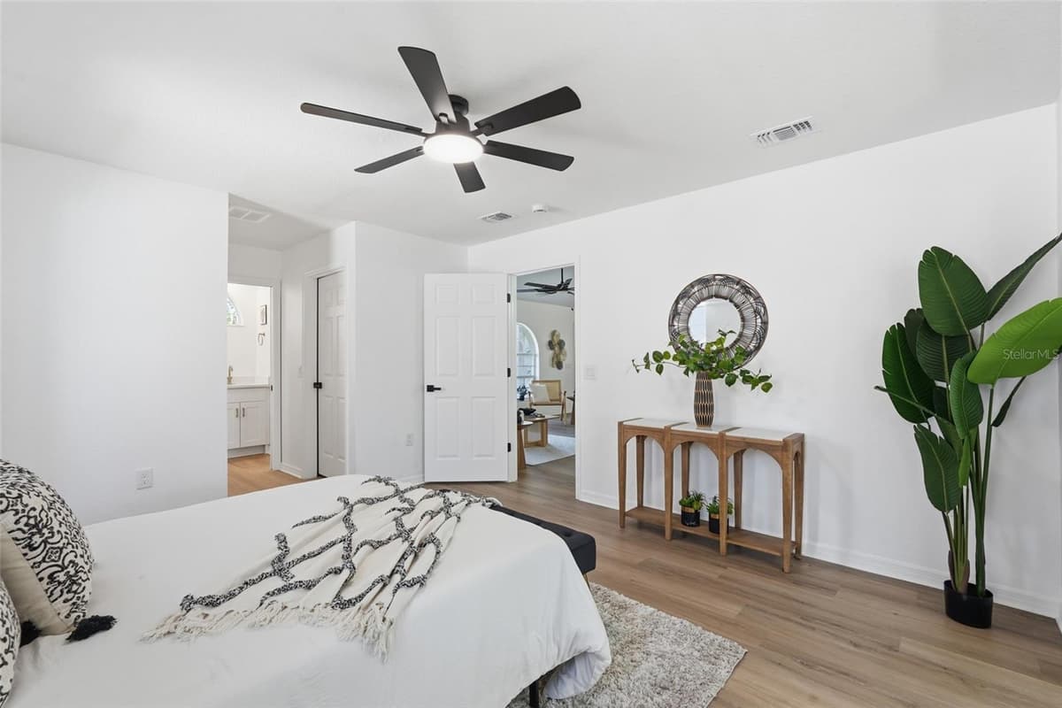 4850 SALFORD BOULEVARD — photo 18 of 34