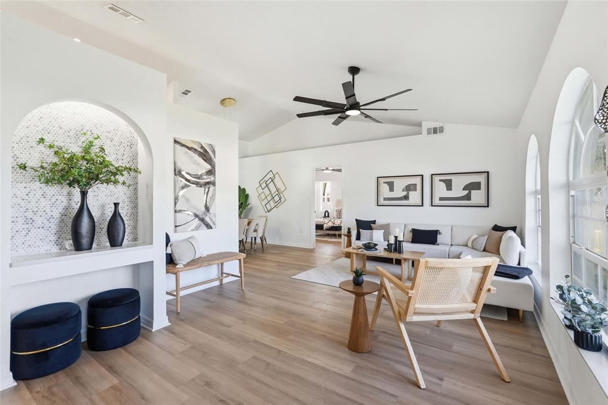4850 SALFORD BOULEVARD — photo 4 of 34