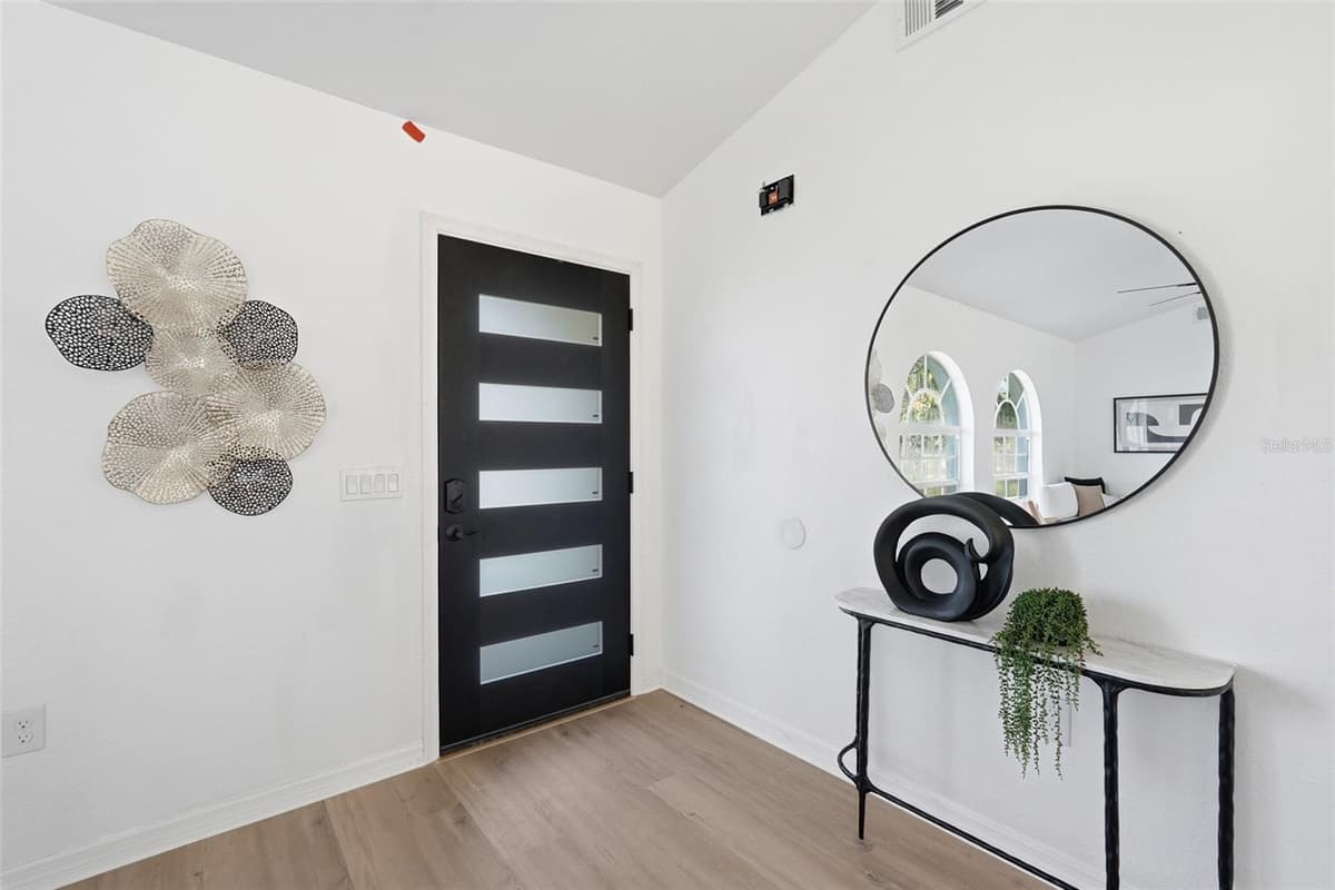 4850 SALFORD BOULEVARD — photo 3 of 34