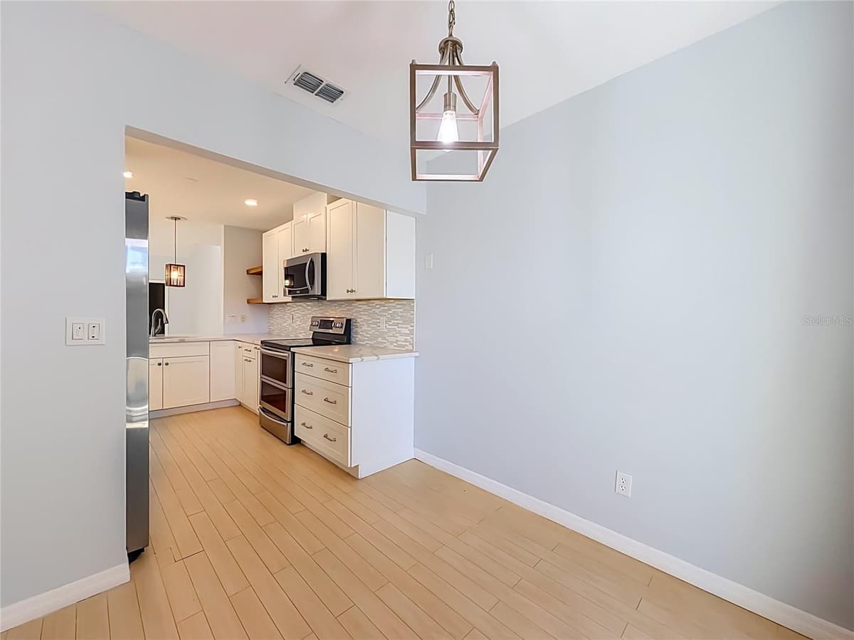712 TEAL LANE — photo 17 of 64