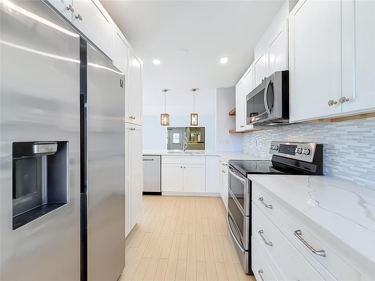 712 TEAL LANE — photo 18 of 64