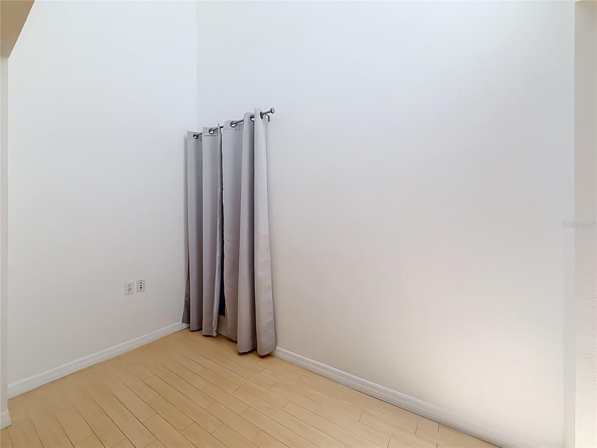 712 TEAL LANE — photo 24 of 64