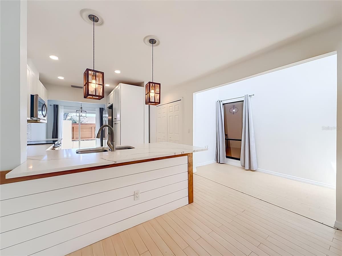 712 TEAL LANE — photo 23 of 64