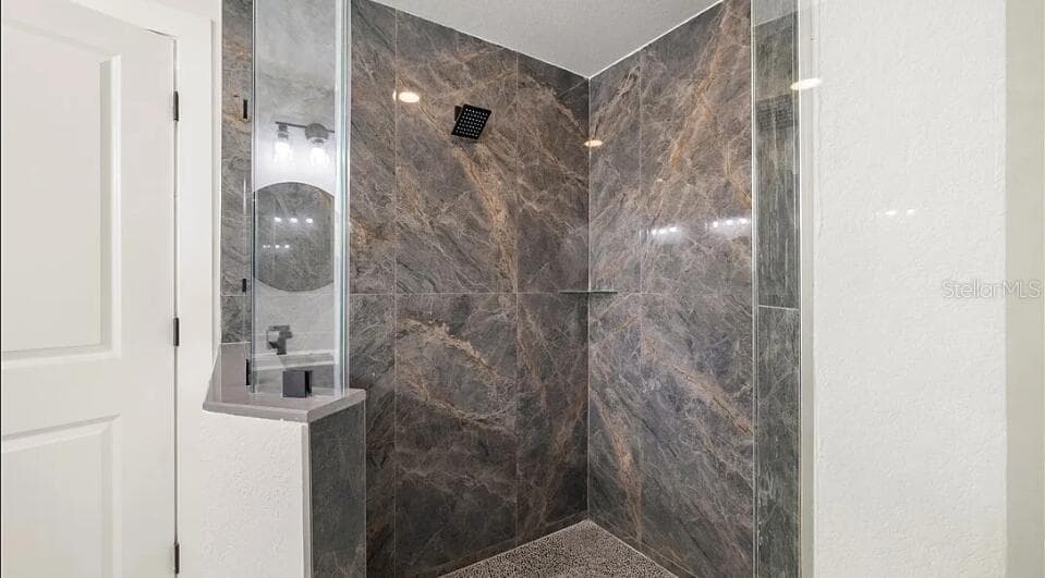 130 HALLMARK AVENUE — photo 12 of 15