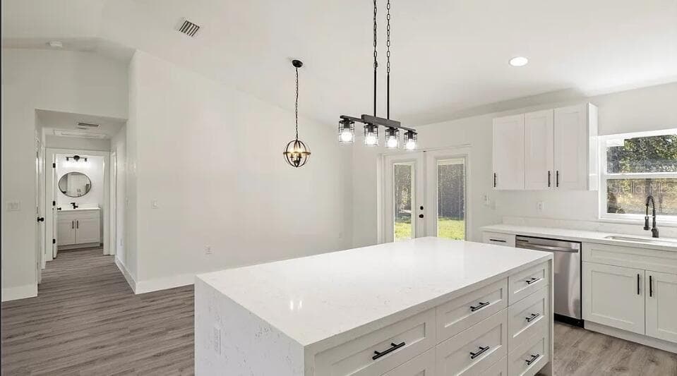 130 HALLMARK AVENUE — photo 4 of 15