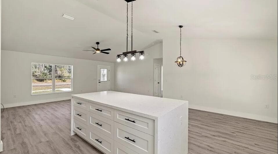 130 HALLMARK AVENUE — photo 3 of 15