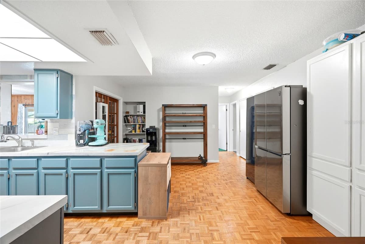 6300 86TH AVENUE — photo 14 of 55