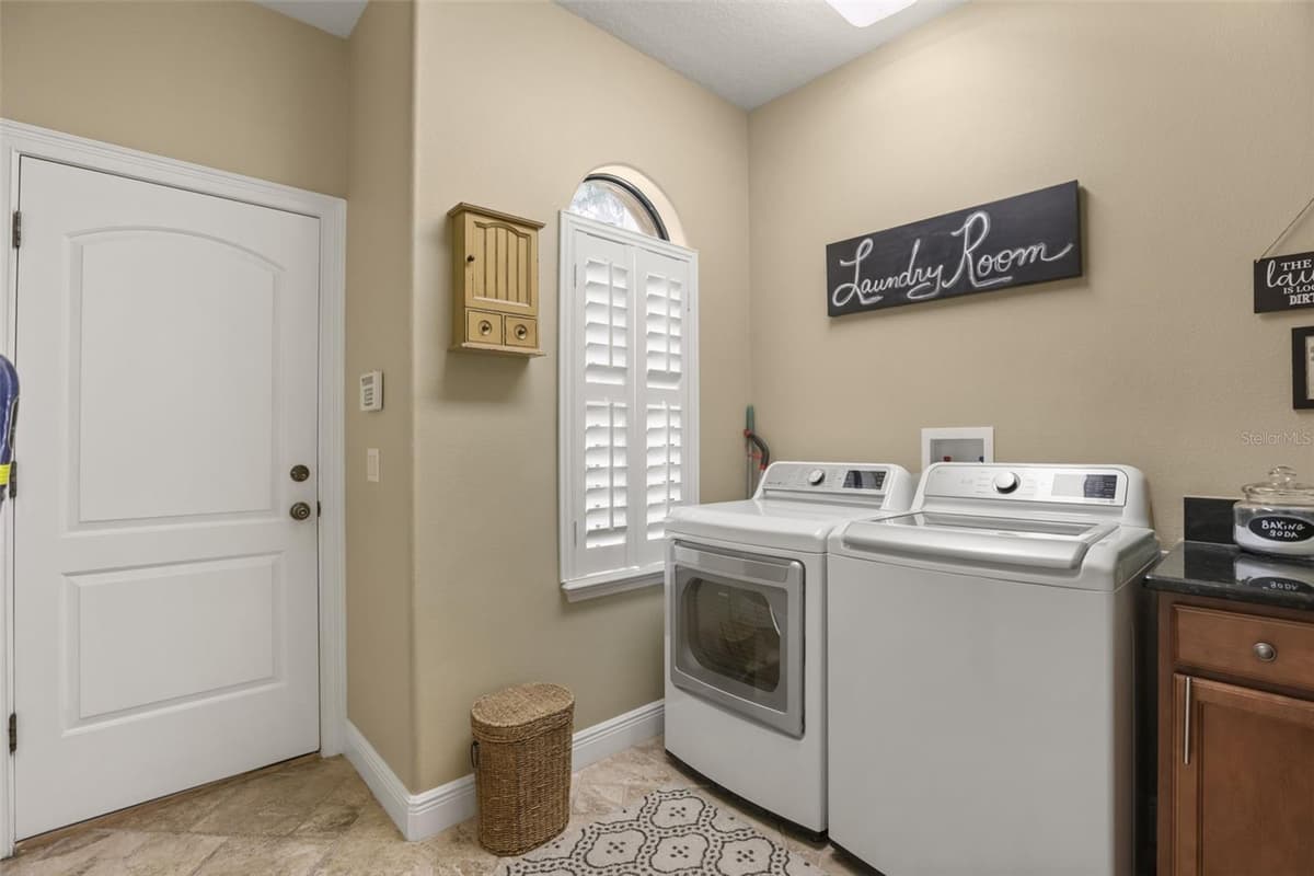 863 CARDINAL POINTE COVE — photo 34 of 58