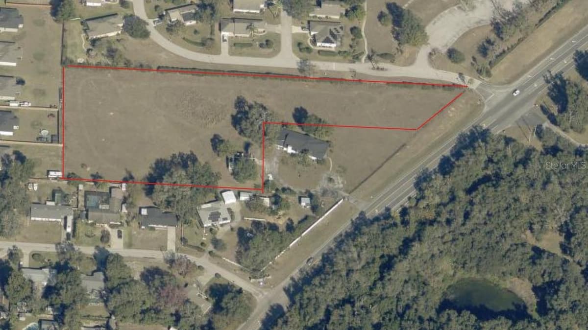 TWIN LAKE CIRCLE — photo 2 of 2