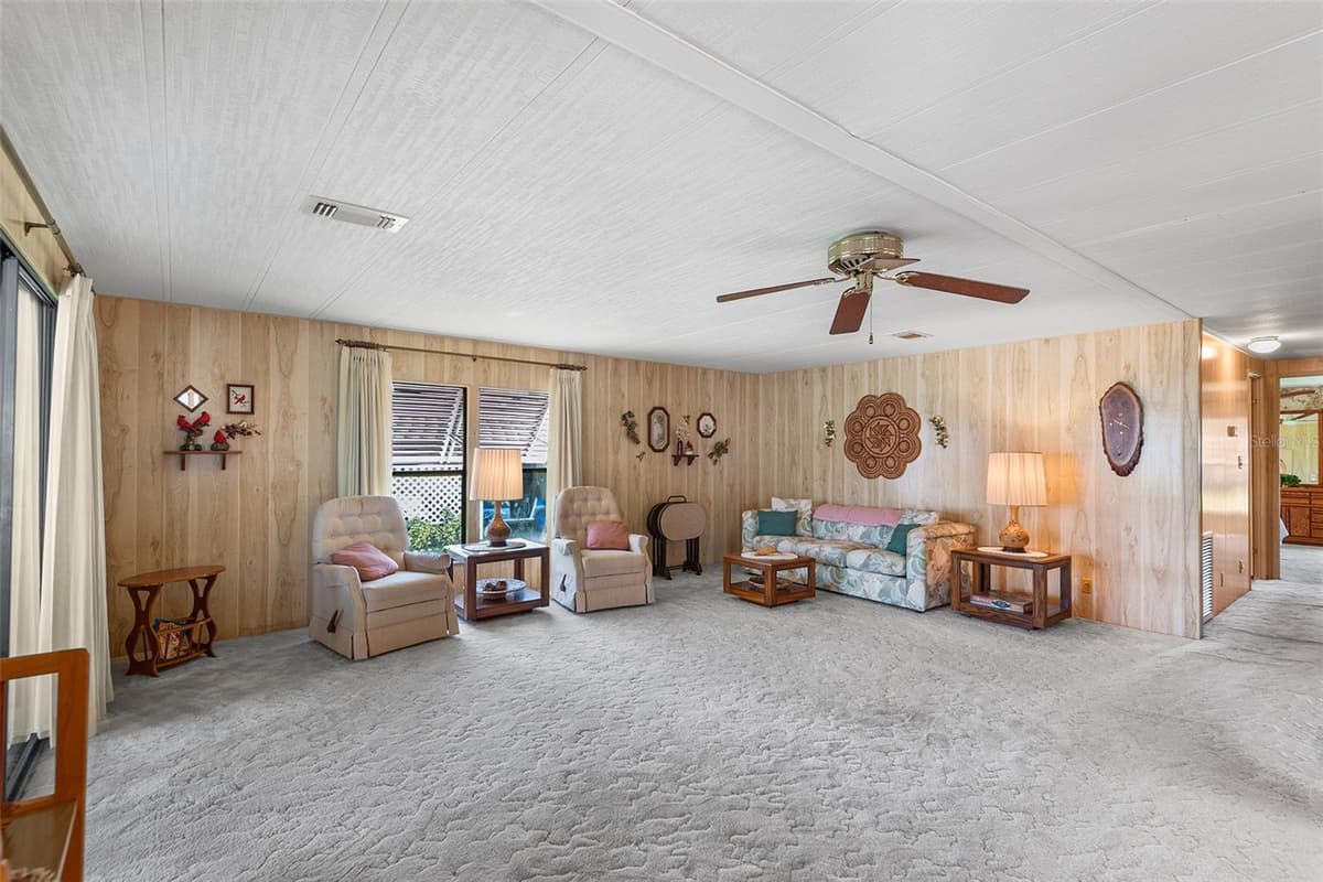 128 LAKE HAZEL DRIVE — photo 11 of 46