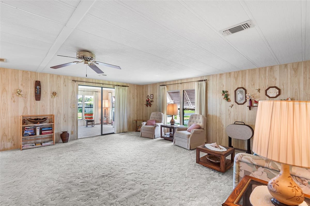 128 LAKE HAZEL DRIVE — photo 13 of 46