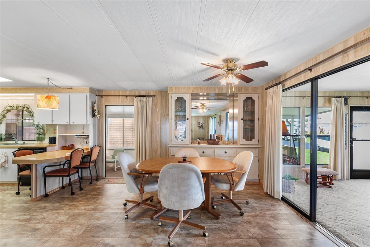 128 LAKE HAZEL DRIVE — photo 16 of 46