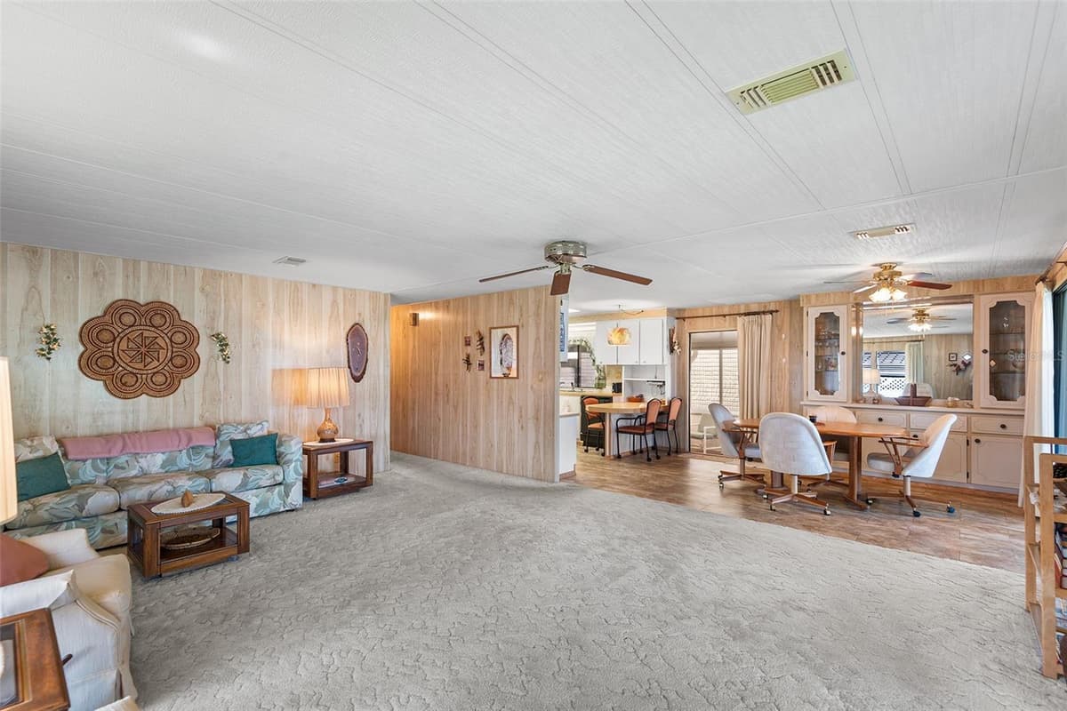 128 LAKE HAZEL DRIVE — photo 15 of 46