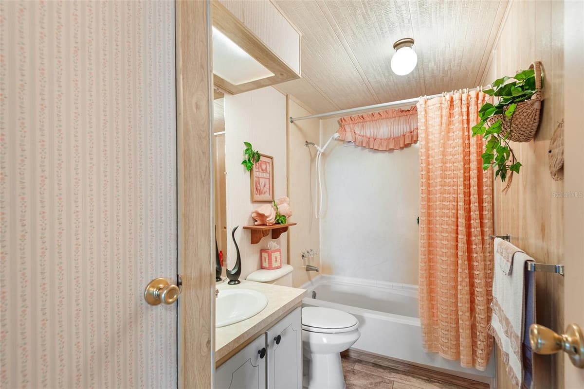 128 LAKE HAZEL DRIVE — photo 31 of 46