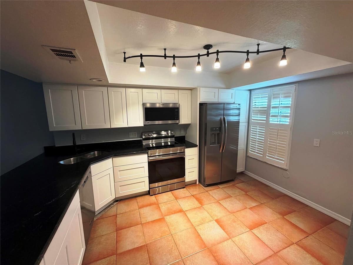 5291 INDIAN LAUREL COURT — photo 5 of 19