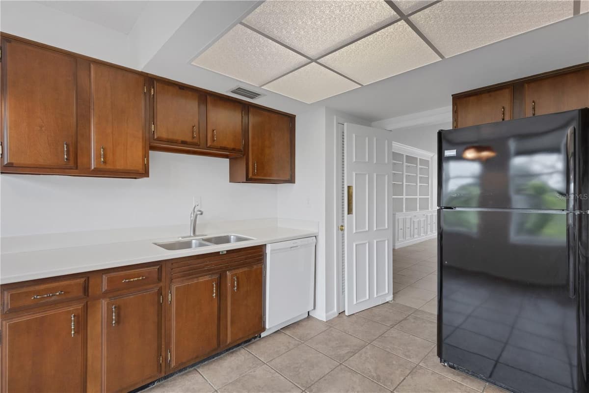 2403 ARDSON PLACE — photo 32 of 73