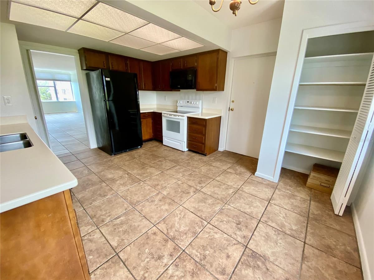 2403 ARDSON PLACE — photo 29 of 73