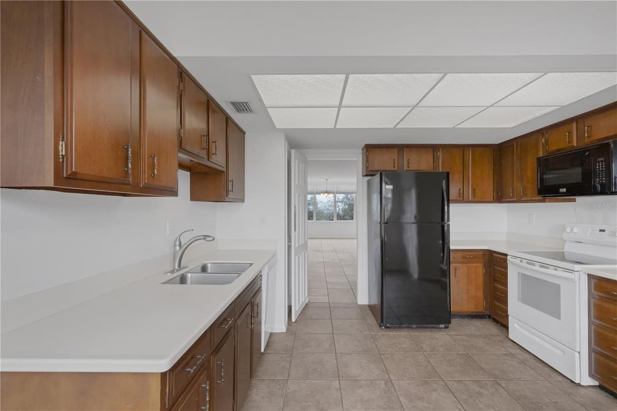2403 ARDSON PLACE — photo 34 of 73