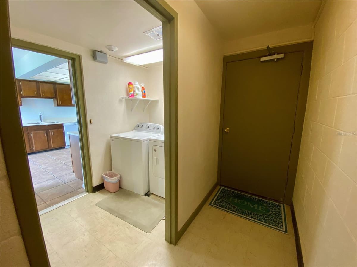 2403 ARDSON PLACE — photo 31 of 73