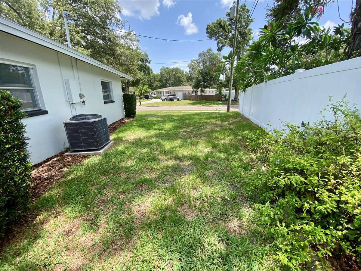 1326 ST THOMAS DRIVE — photo 32 of 49