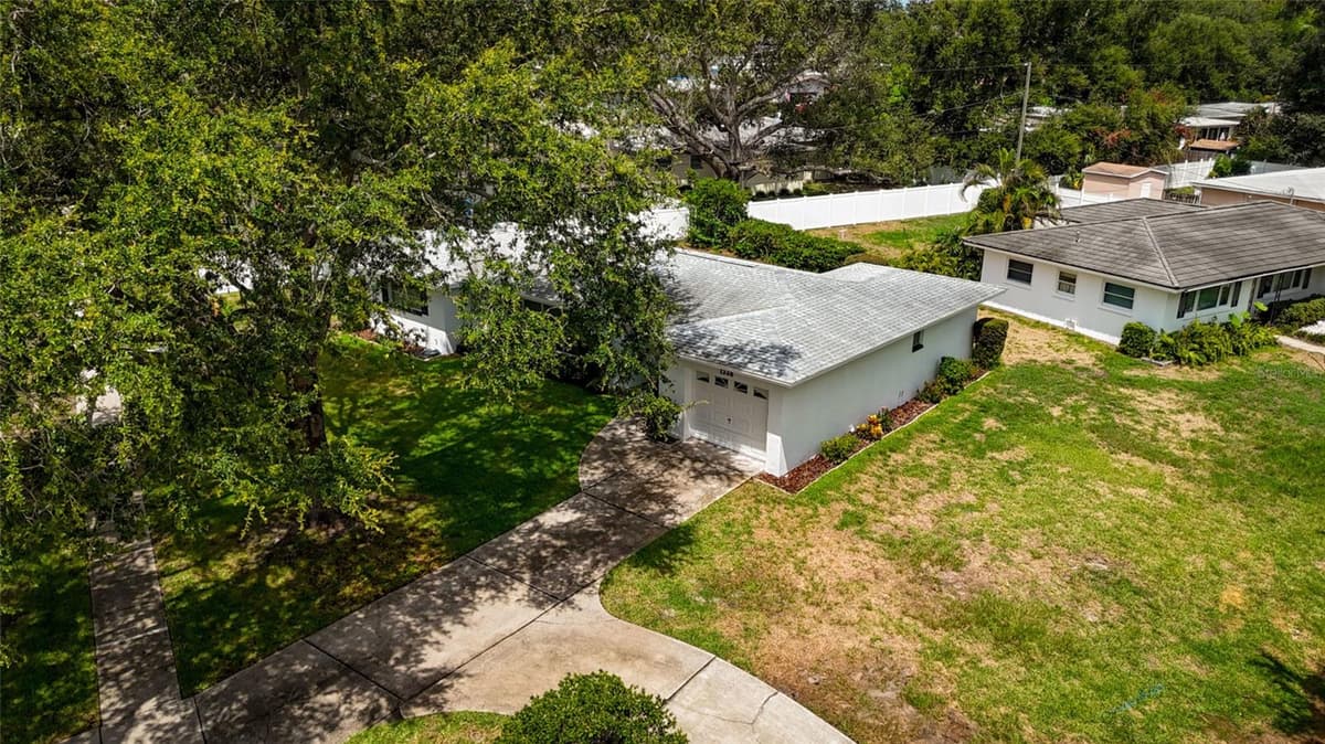 1326 ST THOMAS DRIVE — photo 41 of 49