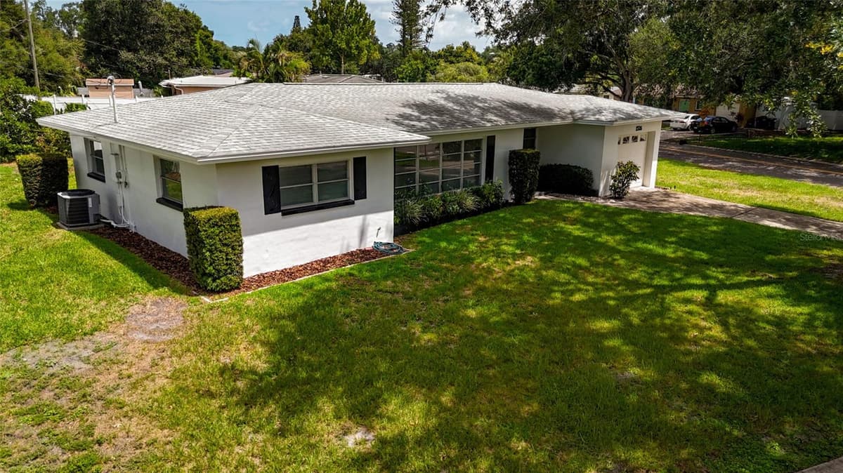 1326 ST THOMAS DRIVE — photo 40 of 49