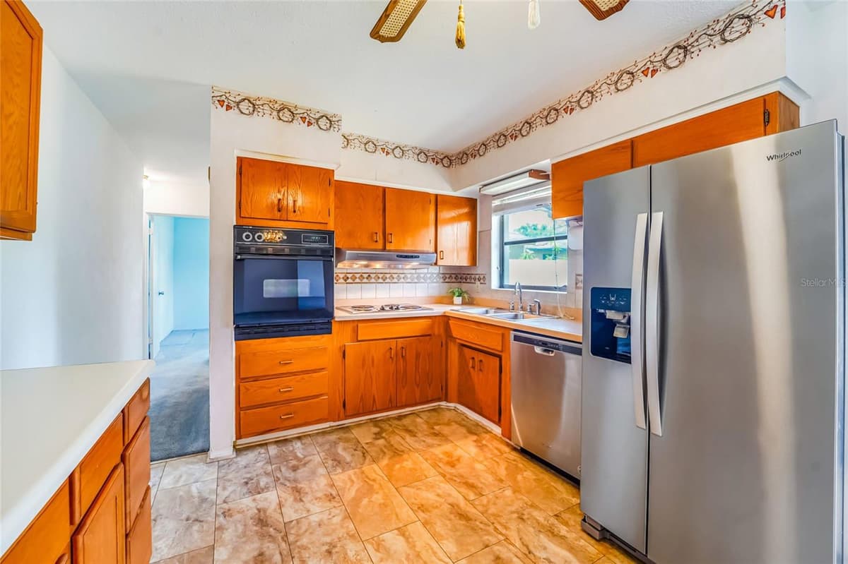 1326 ST THOMAS DRIVE — photo 10 of 49
