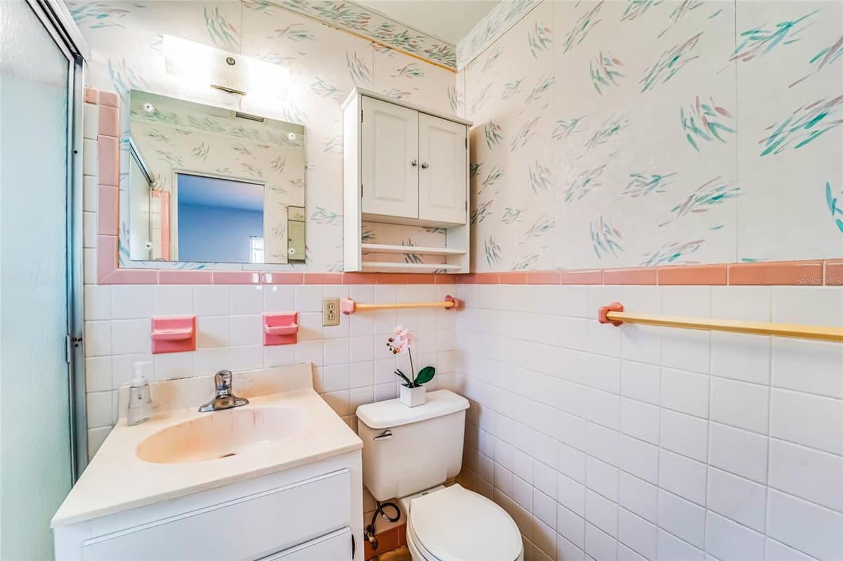 1326 ST THOMAS DRIVE — photo 20 of 49