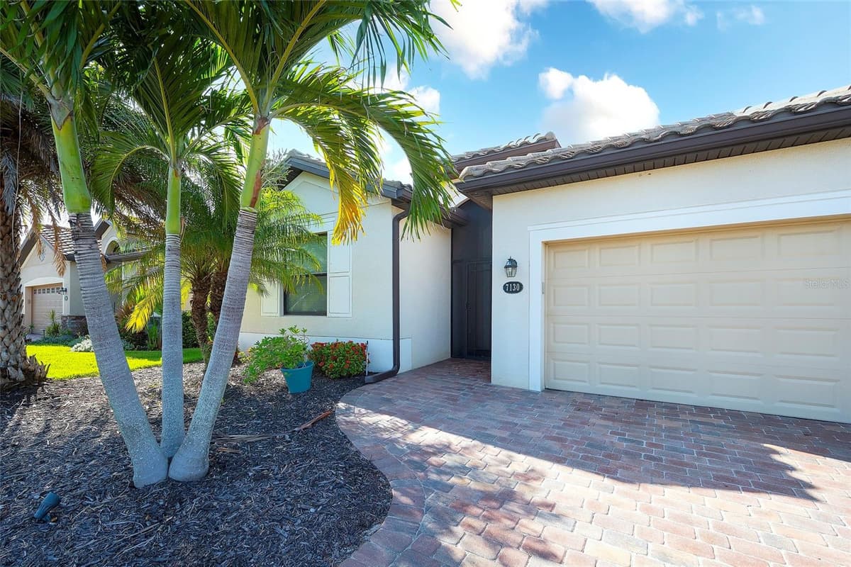 7130 QUIET CREEK DRIVE — photo 5 of 79